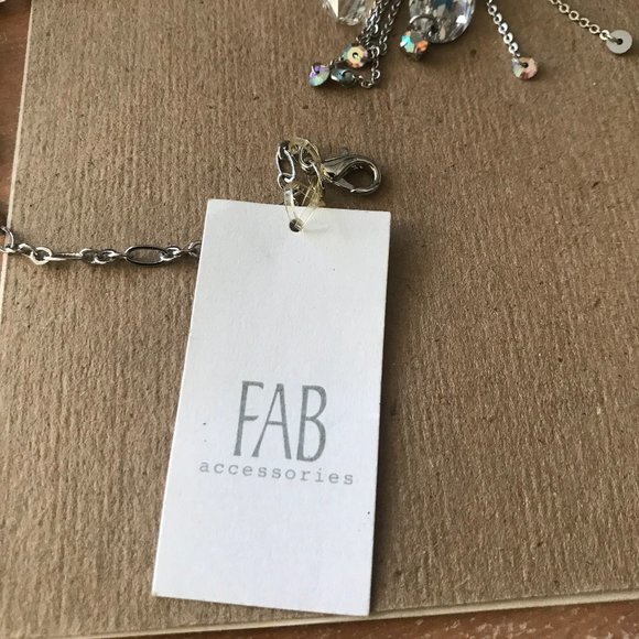 Asymmetrical Beautiful Silver Shiny Necklace - Picture 4 of 7